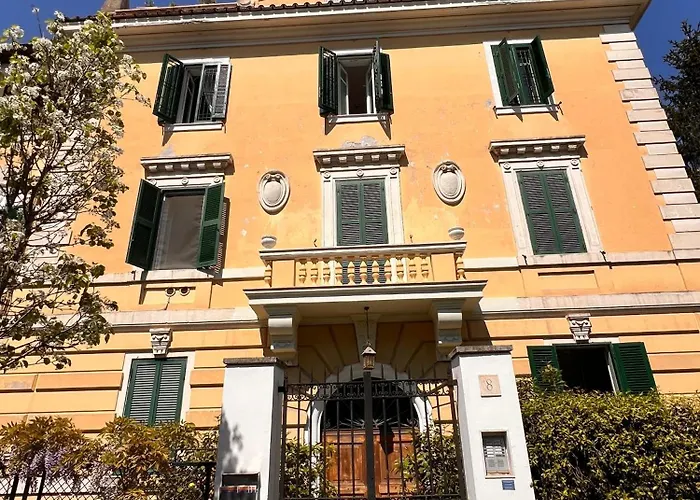 Gianicolo Hill Apartment